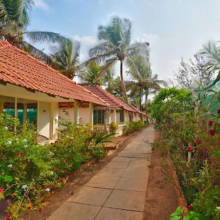 Morjim Holiday Beach Resort 외부 사진