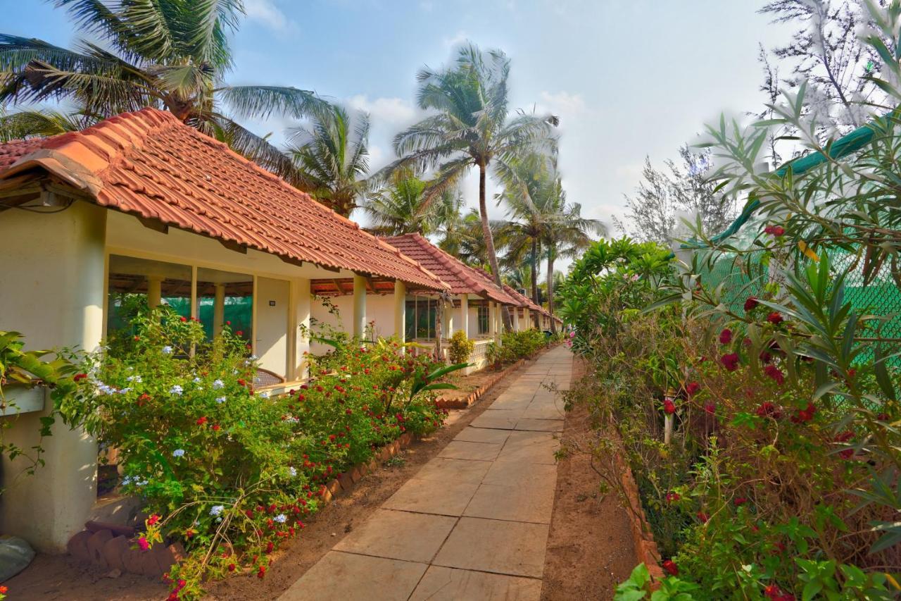 Morjim Holiday Beach Resort 외부 사진