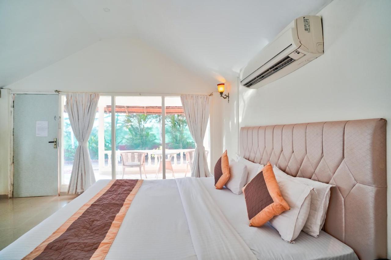 Morjim Holiday Beach Resort 외부 사진