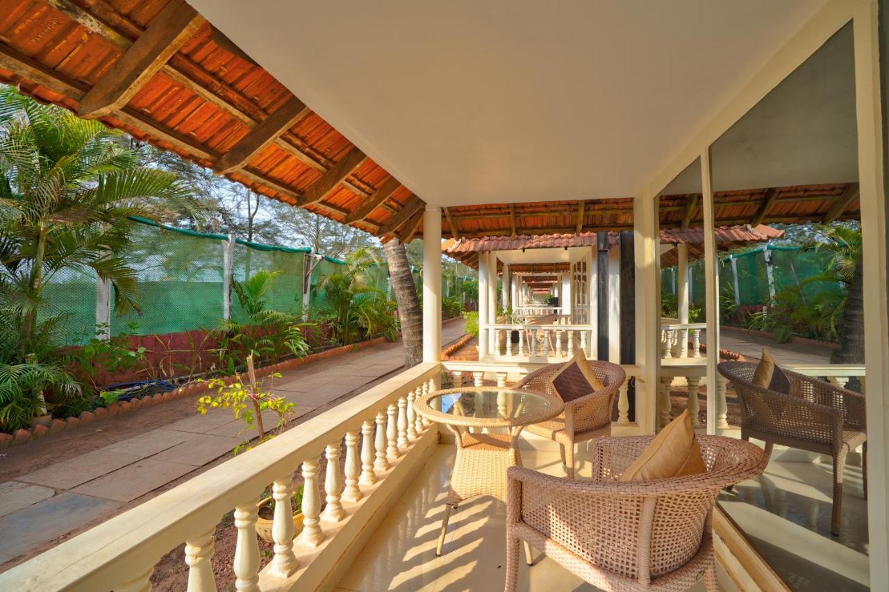 Morjim Holiday Beach Resort 외부 사진