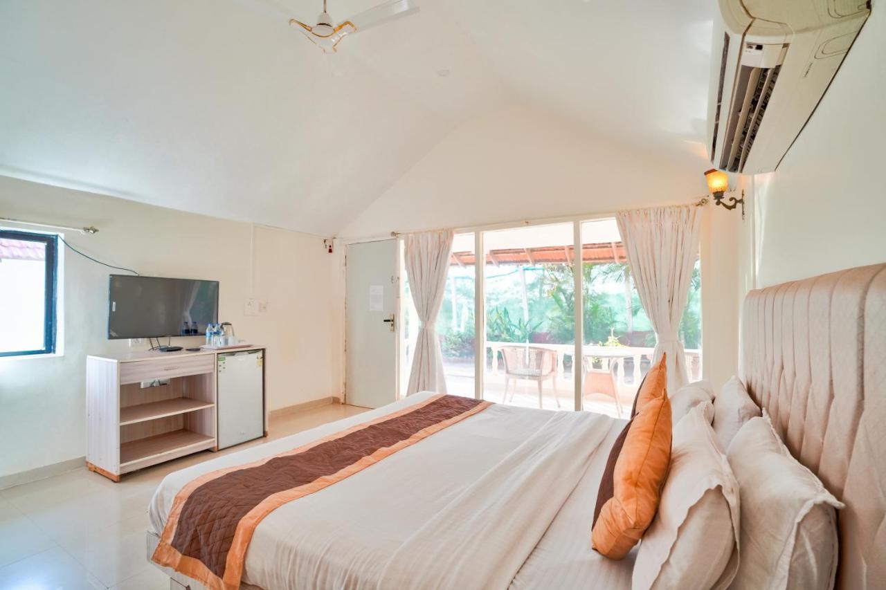 Morjim Holiday Beach Resort 외부 사진